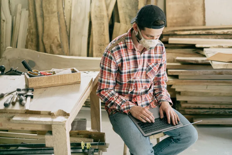 The Maker's Playbook: How Small Manufacturers Are Outshining Big Retailers With Their Own Digital Storefronts